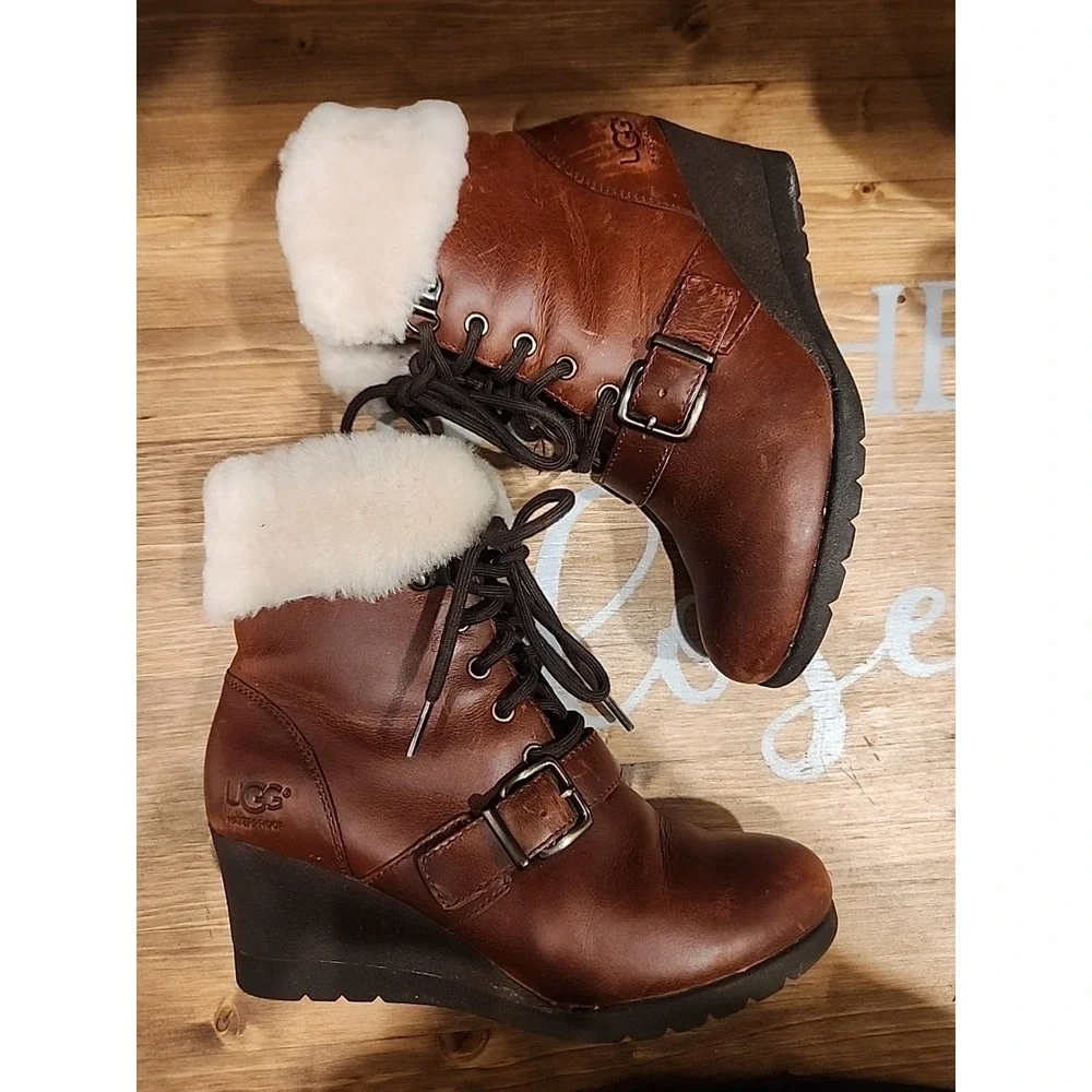 UGG Australia Women's Leather Wedge Shearling Lined Lace-Up Ankle Boot Brown 6‎